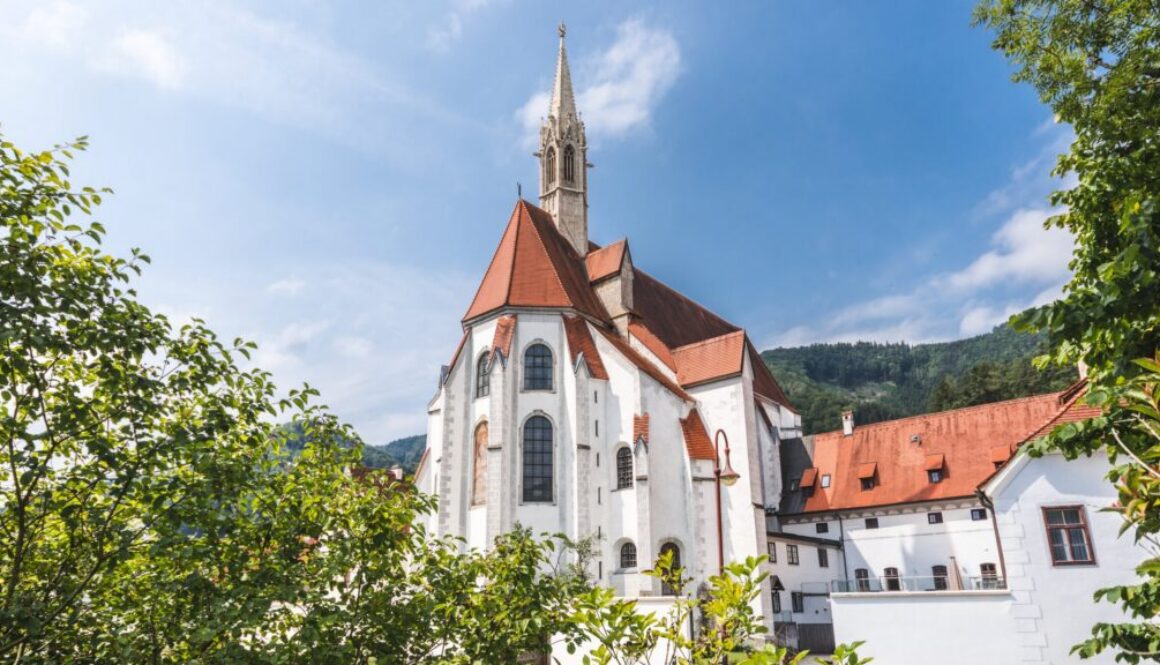 Die Kartause Gaming – gotische Klosterkirche mit Spitzturm
