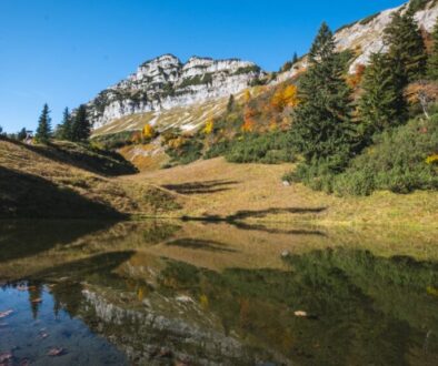 Wandern am Ötscher: Blick auf den Ötscher im Herbst, Quartier im Tal in der Kartause Gaming